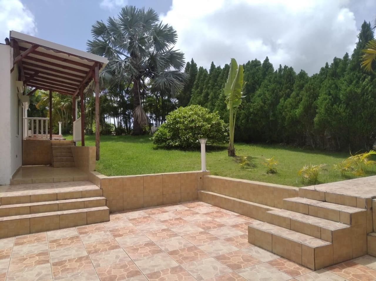 L'Aseta Paradise Grand-Bourg  Exterior photo