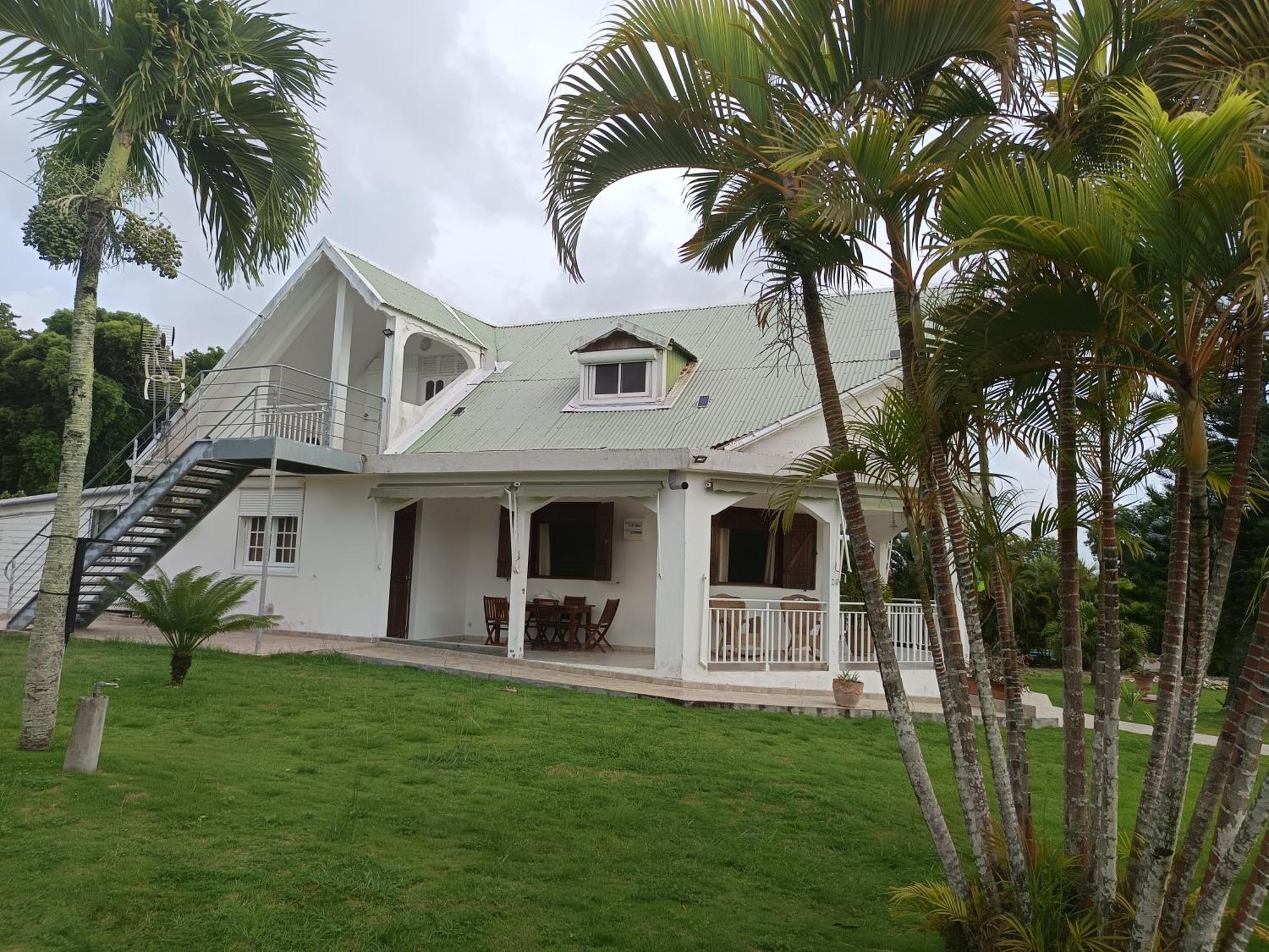 L'Aseta Paradise Grand-Bourg  Exterior photo